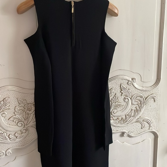 Beautiful cold shoulder sweater dress by Eliza J - Picture 4 of 4
